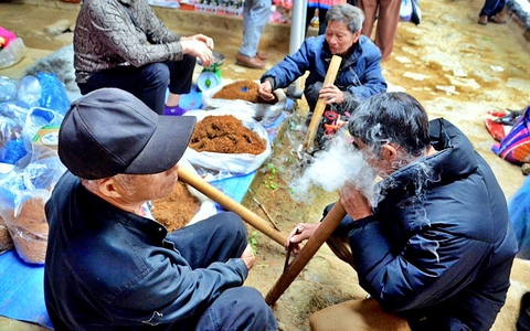 Rộn rã phiên chợ cuối năm ở vùng cao Lào Cai