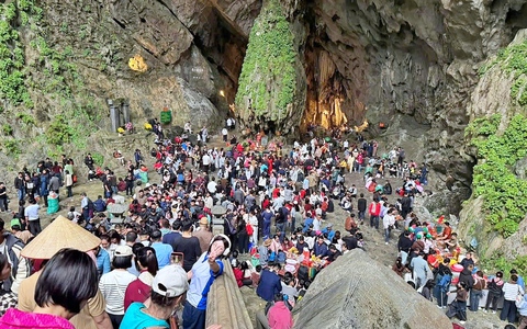 Miễn phí gửi xe ô tô cho du khách đến Lễ hội du lịch Chùa Hương 2026