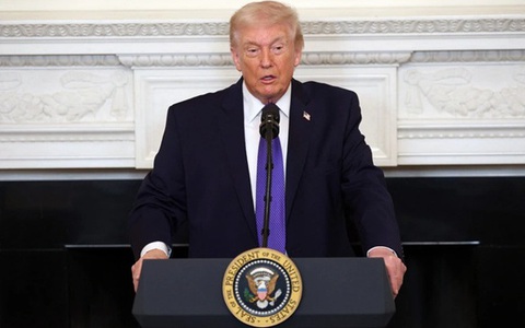 Tổng thống Donald Trump tạm áp thuế toàn cầu 10%