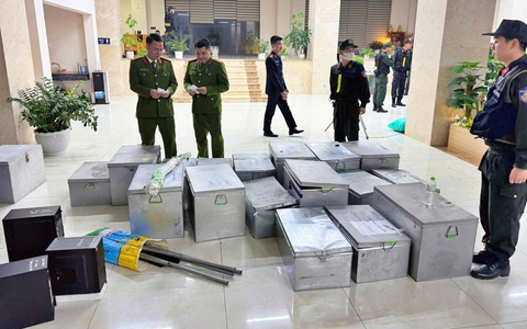 Trùm "hút cát" tại vùng biển Quảng Ninh bị khởi tố, bắt tạm giam