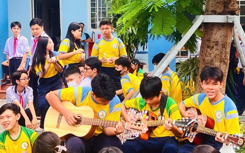 Giờ ra chơi không điện thoại ở Trường Trung học cơ sở Trần Văn Quang