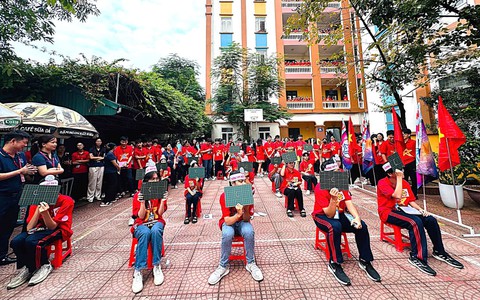 Bạo lực học đường trên mạng xã hội - khi thế giới ảo để lại nỗi đau thật