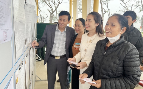 Cử tri trên quê hương Bác phấn khởi đi bầu cử từ sáng sớm