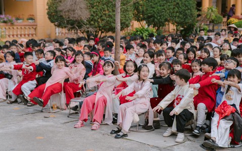 Đạo đức nhà giáo và bài học sau sự việc "học sinh liếm đất" tại Trường Tiểu học Trưng Nhị