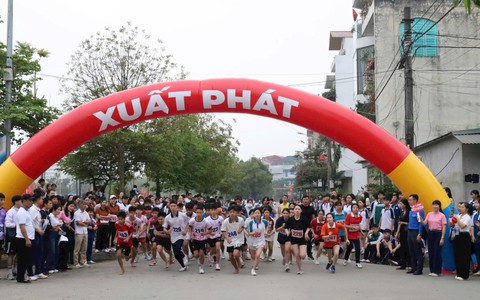 Liên tiếp chạy bộ cổ động tinh thần "sống xanh"