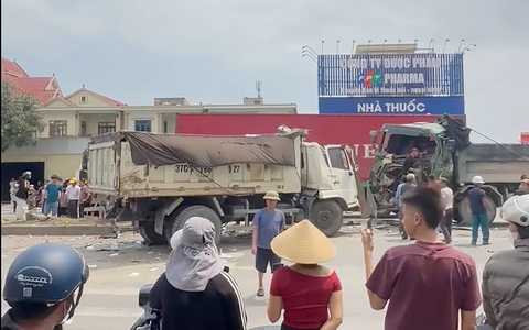 Ô tô đâm liên hoàn trên quốc lộ 1A, tài xế tử vong tại chỗ