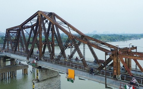 Phân luồng giao thông khi cấm xe máy di chuyển trên cầu Long Biên trong 60 ngày