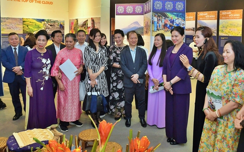 "Gieo xanh nơi đỉnh mây" - Chuyện làm du lịch sinh thái của phụ nữ Việt Nam