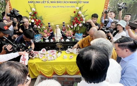 Đặt đá xây dựng chùa Da, nhà tưởng niệm 534 liệt sĩ là nhà báo