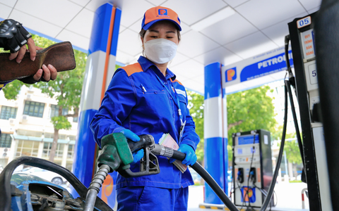 Bộ Tài chính đề xuất giảm thuế nhập khẩu xăng dầu xuống 0%