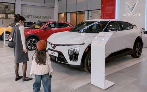 Miễn lệ phí trước bạ ô tô điện đến hết năm 2030: Người mua có thể tiết kiệm hàng trăm triệu đồng
