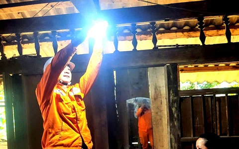 Hơn 300 hộ dân ở 4 thôn vùng cao Lào Cai có điện lưới quốc gia đón kỳ nghỉ lễ 30/4-1/5