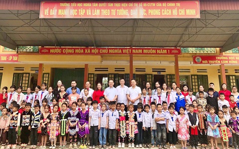 Hội Khuyến học tỉnh Lào Cai tiếp đoàn công tác của Quỹ Hỗ trợ giáo dục quốc tế Canada