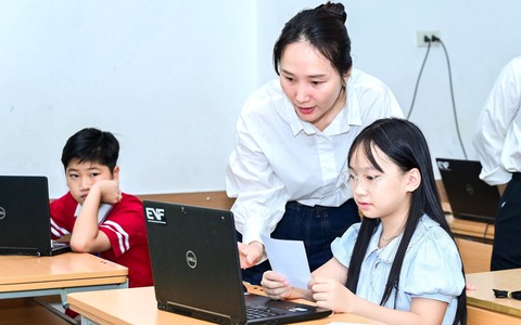 AI trong học đường: Ranh giới giữa "trợ lý" và "công cụ đánh cắp" tư duy