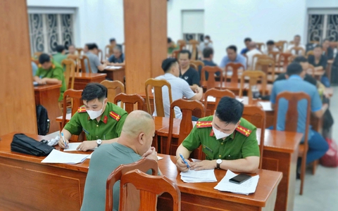 Tiếp nhận 33 công dân Việt Nam bị Hoa Kỳ trục xuất về nước