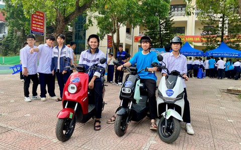 Học sinh Bắc Ninh thích thú “thử tận tay” dàn xe điện VinFast tại “Phủ xanh trường học 2026”