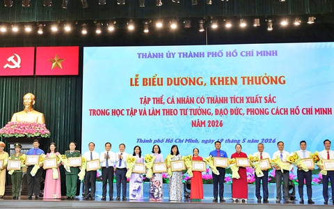 Khen thưởng 358 tập thể, cá nhân điển hình học tập, làm theo tư tưởng, đạo đức, phong cách Hồ Chí Minh