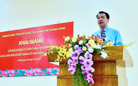 Đảng uỷ MTTQ và các đoàn thể trung ương trang bị nền tảng lý luận cho đảng viên mới và đối tượng kết nạp Đảng