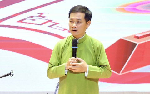 Người trẻ tìm về nghệ thuật hát xẩm, mang hồn di sản ra thế giới