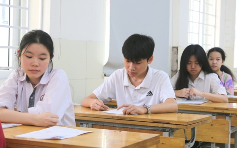 Thi vào lớp 10 Hà Nội: 409 thí sinh bỏ thi môn Toán, 2 thí sinh vi phạm quy chế