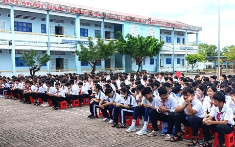 Đình chỉ điều tra vụ cựu hiệu trưởng ở Cà Mau: Khi "cái lý" chạm đến "cái tình"
