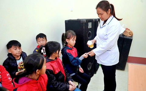 Chăm sóc sức khỏe học đường cho hơn 2.000 học sinh dân tộc thiểu số ở Lào Cai