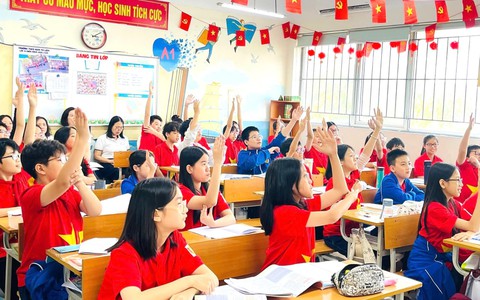 Phạt tiền, áp lực học thêm của học sinh có giảm?