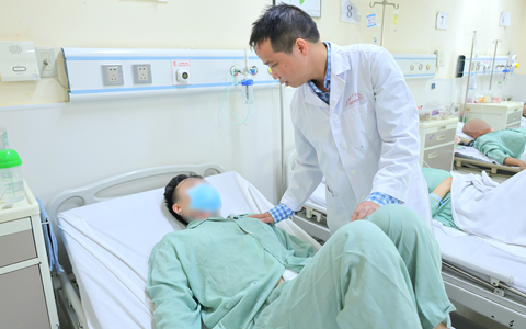 Bệnh viện E cứu sống quả thận dập nát cho người bệnh đa chấn thương bằng kỹ thuật ghép tự thân