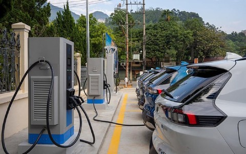 Kéo dài thời gian miễn phí trước bạ ô tô điện