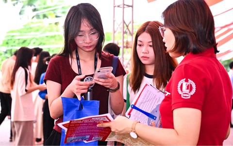 Chọn nguyện vọng Đại học 2026: Đừng để điểm chuẩn tạm thời "giam cầm" ước mơ