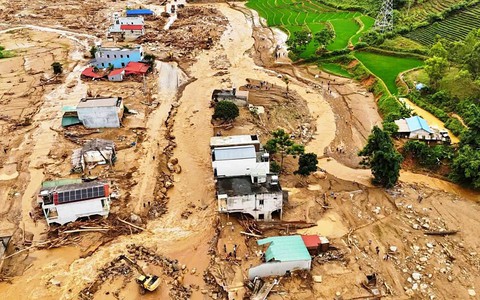 Nỗ lực cứu trợ lũ quét ở Mường Than, thông xe quốc lộ 12 nối Lai Châu với Điện Biên