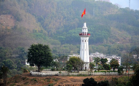 Lào Cai đưa ra 2 phương án cải tạo, nâng cấp cột cờ biên giới Lũng Pô