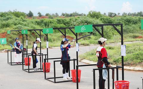 Lần đầu tiên thi đấu bắn súng đĩa bay vào ban đêm tại Việt Nam