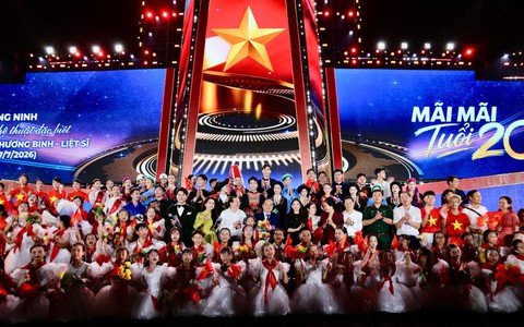 Chương trình nghệ thuật "Mãi mãi tuổi 20" lan tỏa lòng yêu nước, niềm tự hào dân tộc