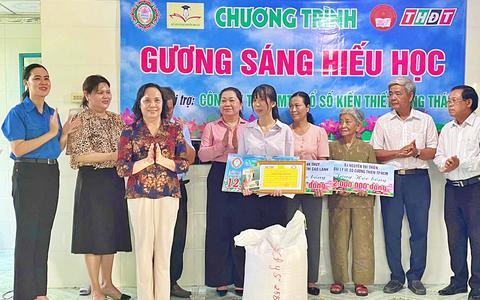 Quỹ Khuyến học Nguyễn Sinh Sắc tiếp sức cho 3 sinh viên "Gương sáng hiếu học" tại Đồng Tháp