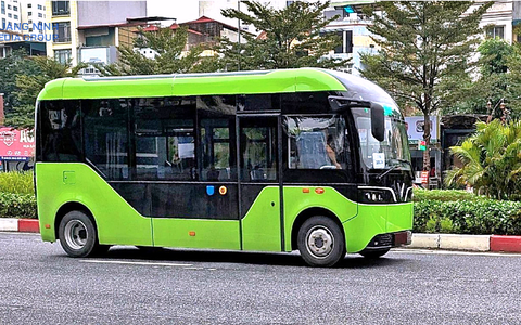 Năm học mới, học sinh 3 phường ở Quảng Ninh được đưa đón đến trường bằng xe buýt