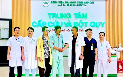 Cứu sống bệnh nhân đột quỵ não cấp do tắc động mạch cảnh trong bên trái não