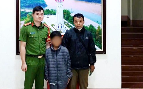 Công an xã Bắc Hà xác minh ngay trong đêm, đưa cháu bé đi lạc hơn 60 km trở về gia đình an toàn
