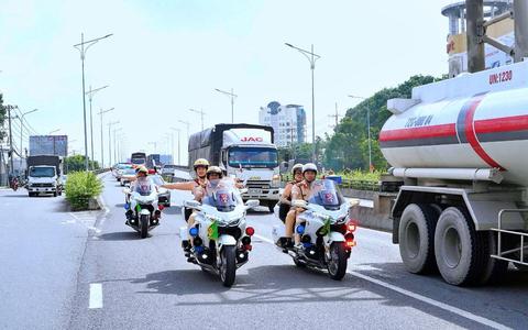 Công an Đồng Nai ra quân kiểm tra, xử lý xe khách vi phạm