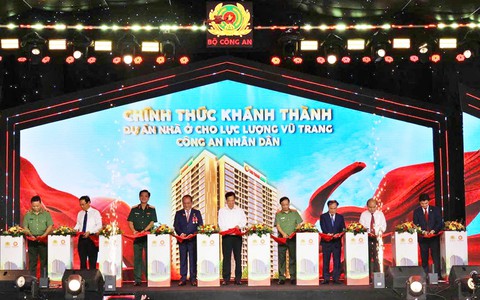 Khánh thành nhà ở cho lực lượng vũ trang Công an nhân dân tại Đông Hưng Thuận