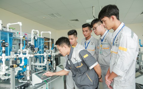 Quy định chuẩn nghề nghiệp, bổ nhiệm, xếp lương đối với giáo viên trung học nghề