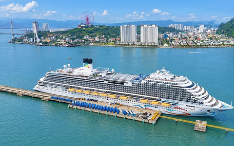 Siêu tàu biển Adora Magic City đưa gần 4.500 du khách đến Quảng Ninh