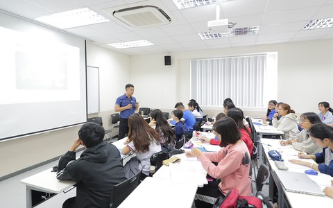 Đại học Quốc gia Hà Nội đặt chỉ tiêu thu hút 20 nhà khoa học xuất sắc và 100 lượt GS, chuyên gia quốc tế
