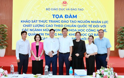 Đào tạo nhân lực chất lượng cao theo chuẩn quốc tế các ngành mũi nhọn về các lĩnh vực khoa học công nghệ