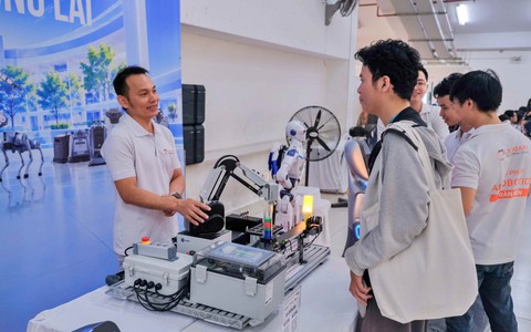 Trường Đại học Sài Gòn ứng dụng AI, giúp sinh viên "chạm việc làm" trực tuyến