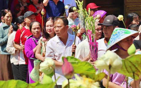 Trang trọng lễ giỗ Bác Hồ trên quê hương của Người
