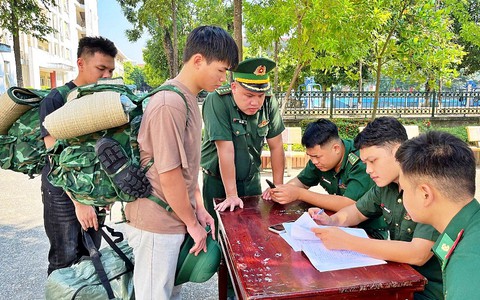 Niềm vui bước chân vào Học viện Biên phòng của chàng trai người Dao biên giới Lào Cai