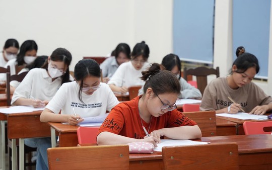 Sinh viên đua nhau học IELTS, chứng chỉ tiếng Anh trong nước (VSTEP) không đủ giá trị?