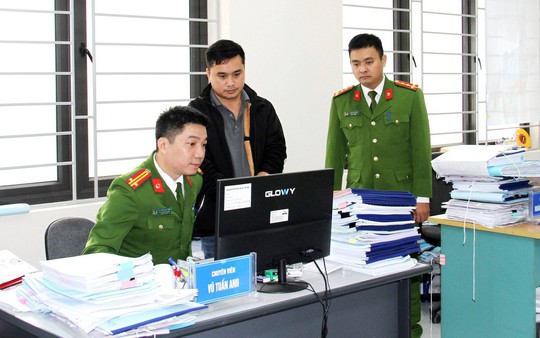 Công an Lào Cai bắt tạm giam nhiều cán bộ dự án xây dựng lan can đá bờ kè bị gãy đổ