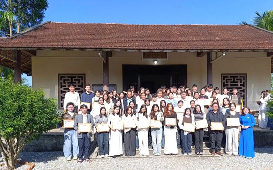 Hội khuyến học các cấp tỉnh Gia Lai trao gần 300 triệu đồng cho sinh viên dịp Tết Bính Ngọ